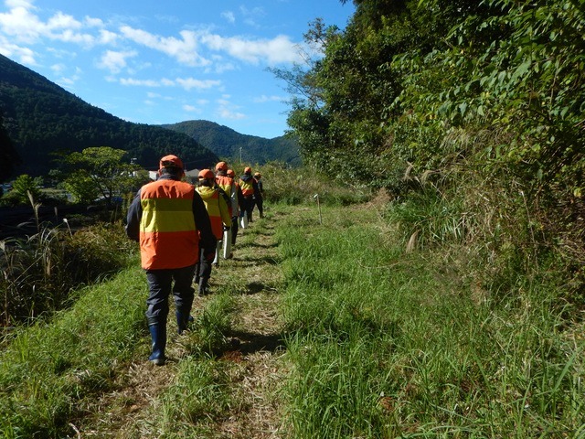 巻き狩りの成功を左右する「勢子」と「タツマ」の役割分担